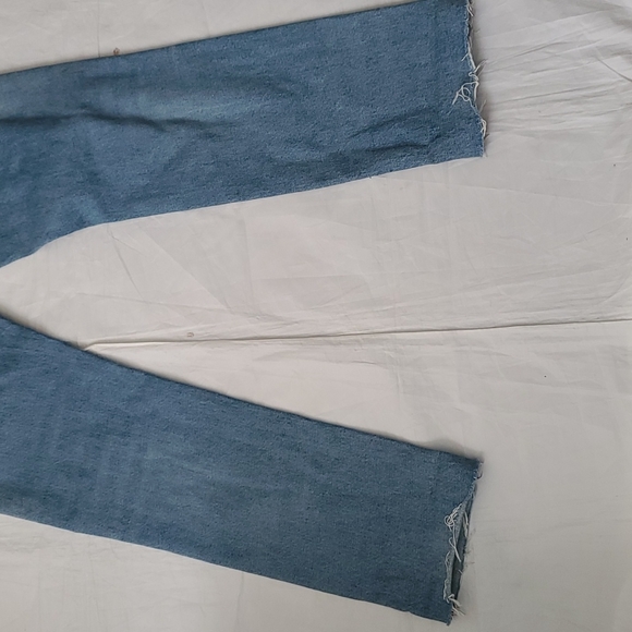We the free woman's distressed light wash jeans size 25 - Picture 9 of 14